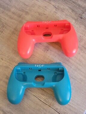 Red and Teal Wireless Controller Grips